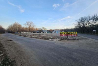 Teren de 1800 mp, în Central - 4