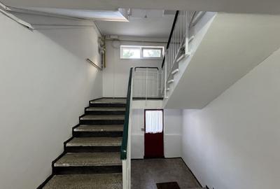 Apartament cu 3 camere decomandat, mobilat în Florilor - 22