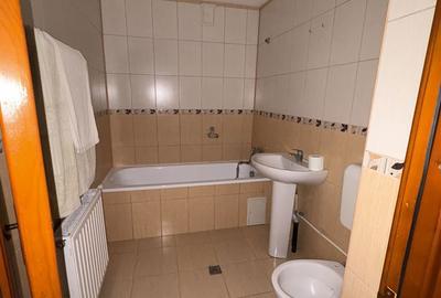 Apartament cu 3 camere decomandat în Central - 6