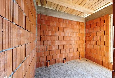 Casă cu 4 camere cu Teren 650 Mp în Oncea - 2