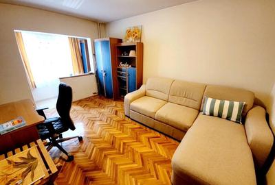 Apartament cu 2 camere semidecomandat în Girocului