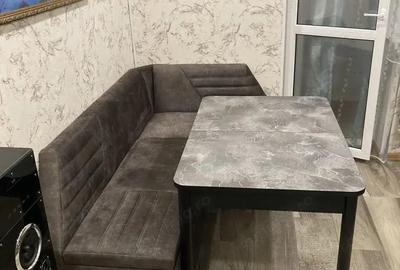 Garsonieră în Titan - 1