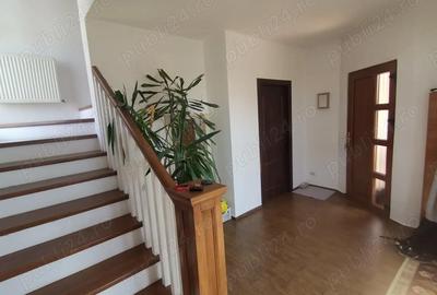 Casă cu 5 camere cu Teren 2272 Mp în Central - 9