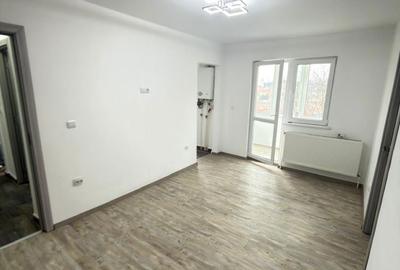 Apartament cu 3 camere semidecomandat în Central - 3