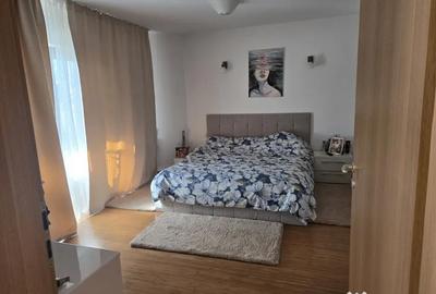 Casă cu 7 camere în Tractorul - 4