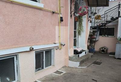 Casă cu 5 camere cu Teren 100 Mp în Central - 3