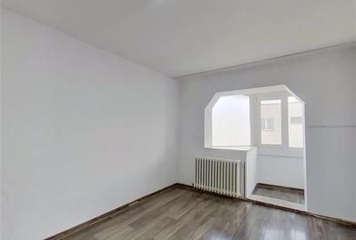 Apartament cu 3 camere decomandat în Ștefan cel Mare