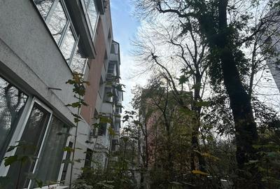 Titan 2 Camere Etaj 1 49 Mp Bloc Reabilitat 10 Min Metrou 10 Min Parc IOR - 12