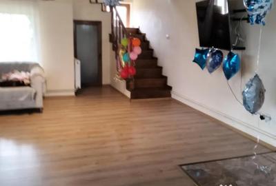 Casă cu 5 camere cu Teren 750 Mp în Lugojel - 1