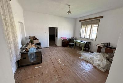 Casă cu 4 camere cu Teren 100 Mp în Pârneava - 5