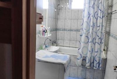 Proprietar, vand apartament Tulcea, str Isaccei Nr 9, ultracentral, 2 camere - 9