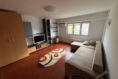 Garsonieră decomandată, mobilată în Calea Călărașilor