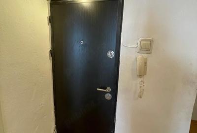 Apartament cu 3 camere decomandat în Narcisa - 2