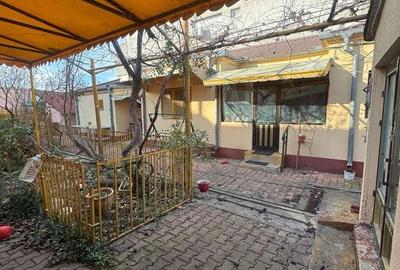 Casă cu 4 camere cu Teren 327 Mp în Universitate - 2