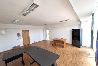 De închiriat: 2 birouri spațioase – 82 mp utili (zona str. Republicii) - 4