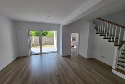 Duplex cu 4 camere cu Canalizare în Braytim