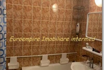 Apartament cu 3 camere decomandat în Dacia - 2