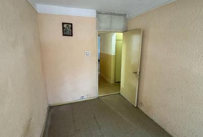 Apartament cu 4 camere decomandat în Urlați - 8