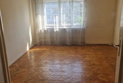 Apartament cu 4 camere semidecomandat în Piața Centrală - 12