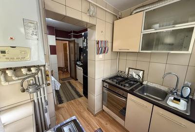 Apartament cu 3 camere decomandat în Piața Centrală - 2