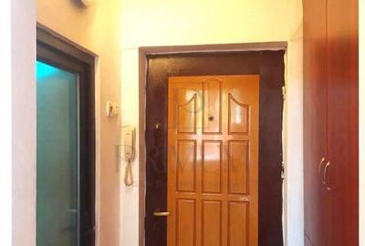 Garsoniera Renovata - Etaj Intermediar - Baie Proprie - Zona - 1