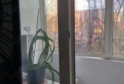 Garsonieră semidecomandată în Apărătorii Patriei