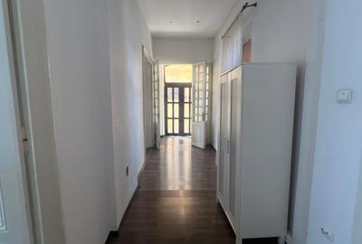 Apartament cu 3 camere semidecomandat în Parcul Carol - 4
