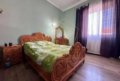 Casa renovata cu 4 camere la curte comuna | Iosefin Casa renovata cu 4 camere la curte comuna | Iosefin - 2