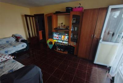 Zona Mioritei , 3 camere decomandate , 82500 Euro - 2