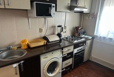 Apartament de vanzare cu 2 camere, zona Poarta 6 - 8