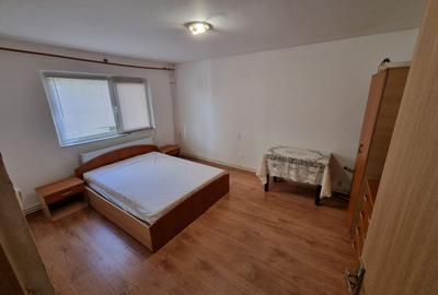 Apartament cu 3 camere decomandat în Inel II