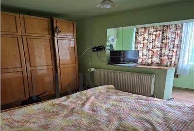 DAMBOVITA - 3 Camere - ETAJ 2 - Centrala proprie - Decomandat - 6