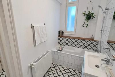 Apartament cu 3 camere semidecomandat în Central - 3