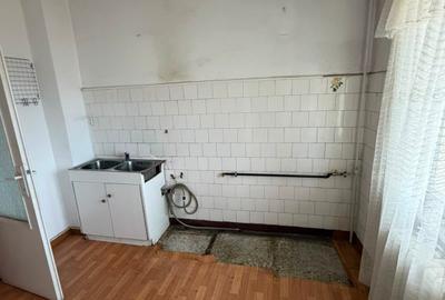 Apartament cu 3 camere semidecomandat în Punctele Cardinale - 8