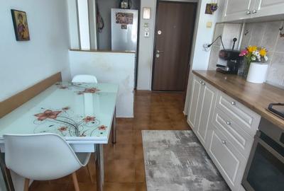 Apartament cu 2 camere semidecomandat, mobilat în Podu Roș - 1