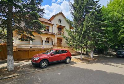 Casă cu 6 camere cu Teren 355 Mp în Decebal - 2