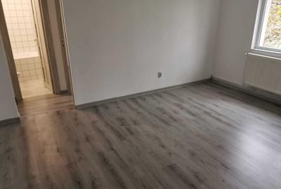 Apartament de 3 camere ( Renovat )-Grivitei - 1