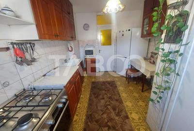 Apartament 4 camere decomandate de vanzare 2 bai zona Strand din Sibiu - 3