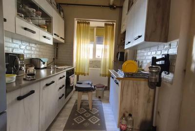 Apartament cu 2 camere semidecomandat, mobilat în Traian - 1