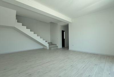 Duplex cu 3 camere cu Canalizare în Giroc - 1