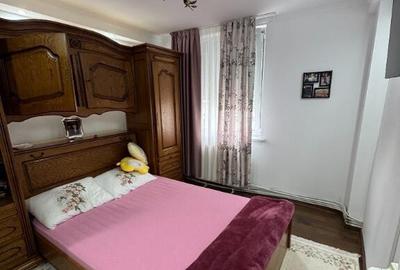 Vand apartament cu 2 camere decomandat - 2
