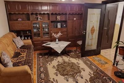 Apartament cu 4 camere semidecomandat, mobilat în Central - 1