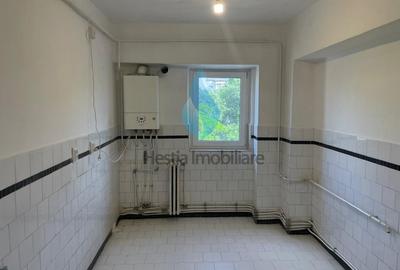 Apartament cu 4 camere decomandat în Galata - 5