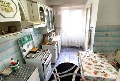 Apartament cu 4 camere decomandat în Viziru 3 - 5