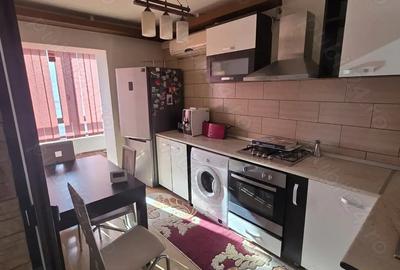 Apartament cu 3 camere decomandat în Hârșova - 5