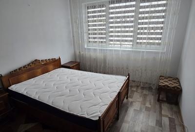 Apartament cu 2 camere semidecomandat în Berceni