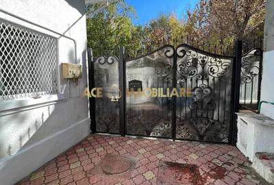 Casă individuală cu 3 camere cu Canalizare în P-ța Muncii - 12