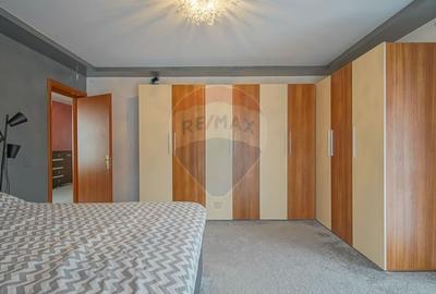 Casă cu 7 camere cu Garaj în Central - 29