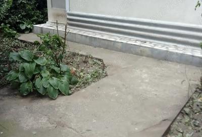 Casa cu utilita?i zona centrala - 1