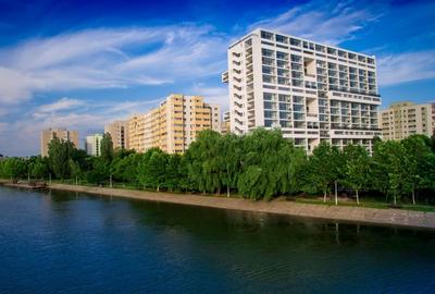 Apartament cu 3 camere decomandat în Tei